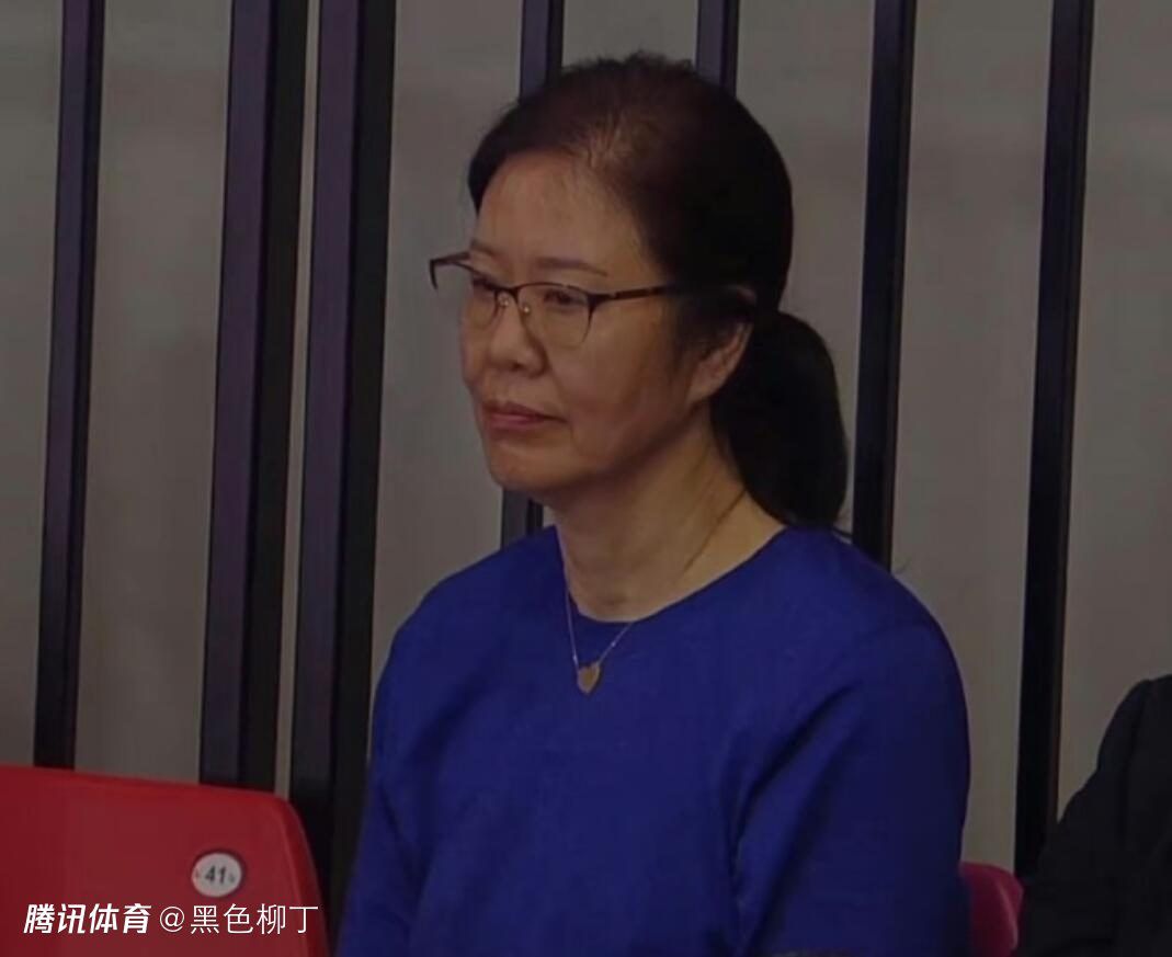 活动现场，不仅曝光了一段六分钟的片段，加盟出演的Lady GaGa也惊喜亮相，炒热了现场气氛。