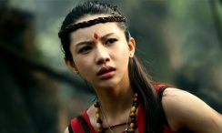 出演《如何杀死你的家人》 2024-08-22 据外媒报道，安雅·泰勒-乔伊将重回Netflix的怀抱，将主演八集惊悚剧《如何杀死你的家人》(How To Kill Your Family，暂译)。